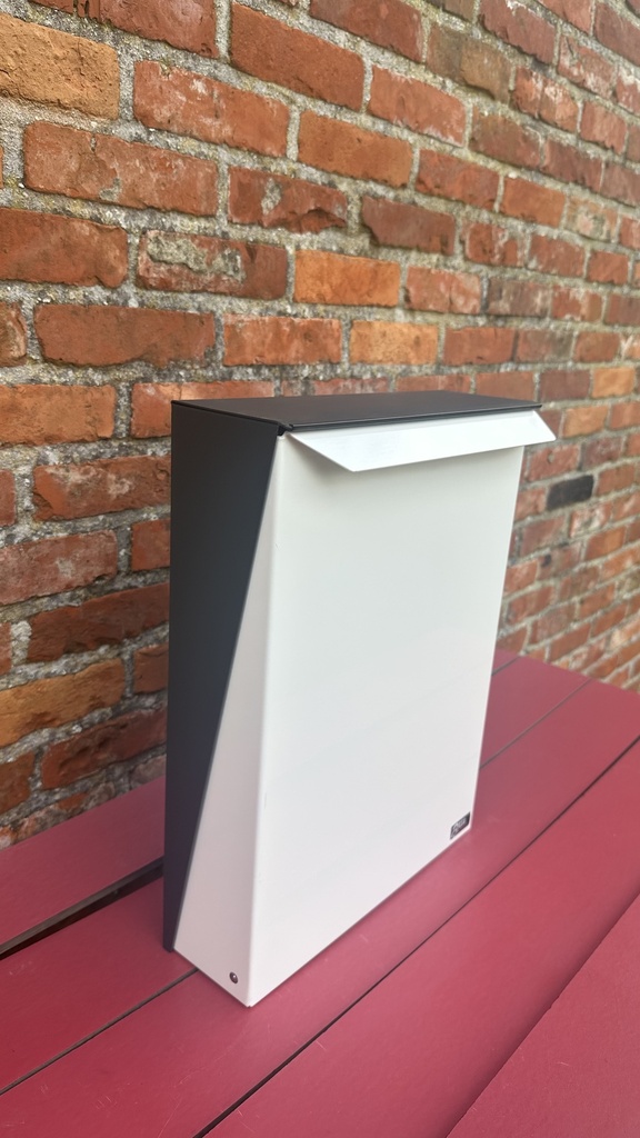 SARAFINI S-BOX BRIEVENBUS